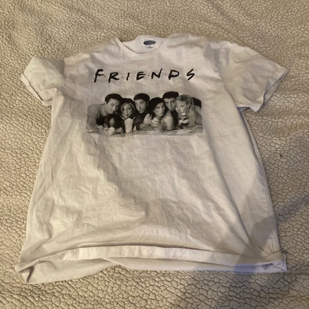 Friends shirt. Fits more like Large